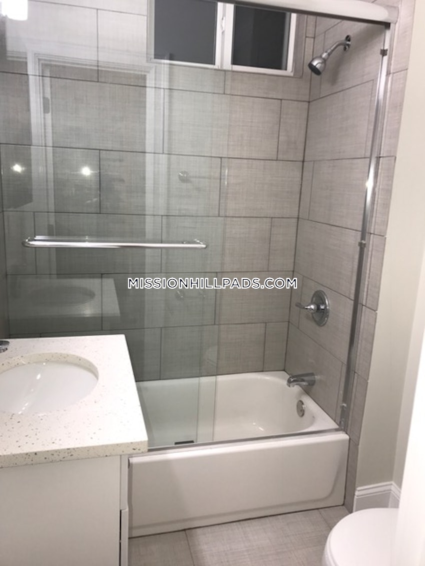 BOSTON - ROXBURY - 4 Beds, 1 Bath - Image 151