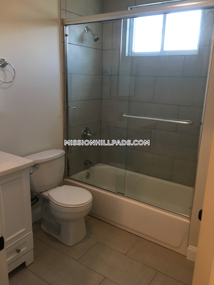 BOSTON - ROXBURY - 4 Beds, 1 Bath - Image 156