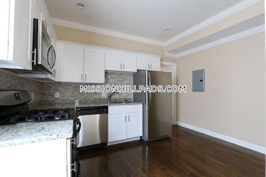 BOSTON - ROXBURY - 5 Beds, 2 Baths - Image 38