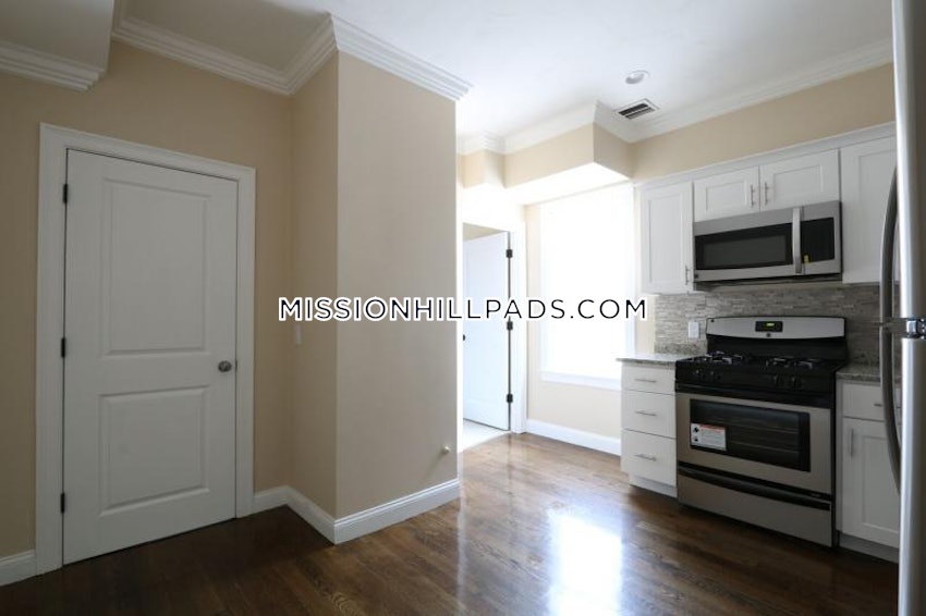 BOSTON - ROXBURY - 5 Beds, 2 Baths - Image 6