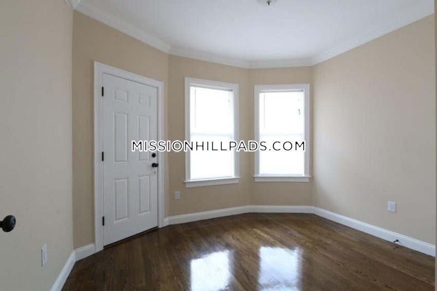 BOSTON - ROXBURY - 5 Beds, 2 Baths - Image 35