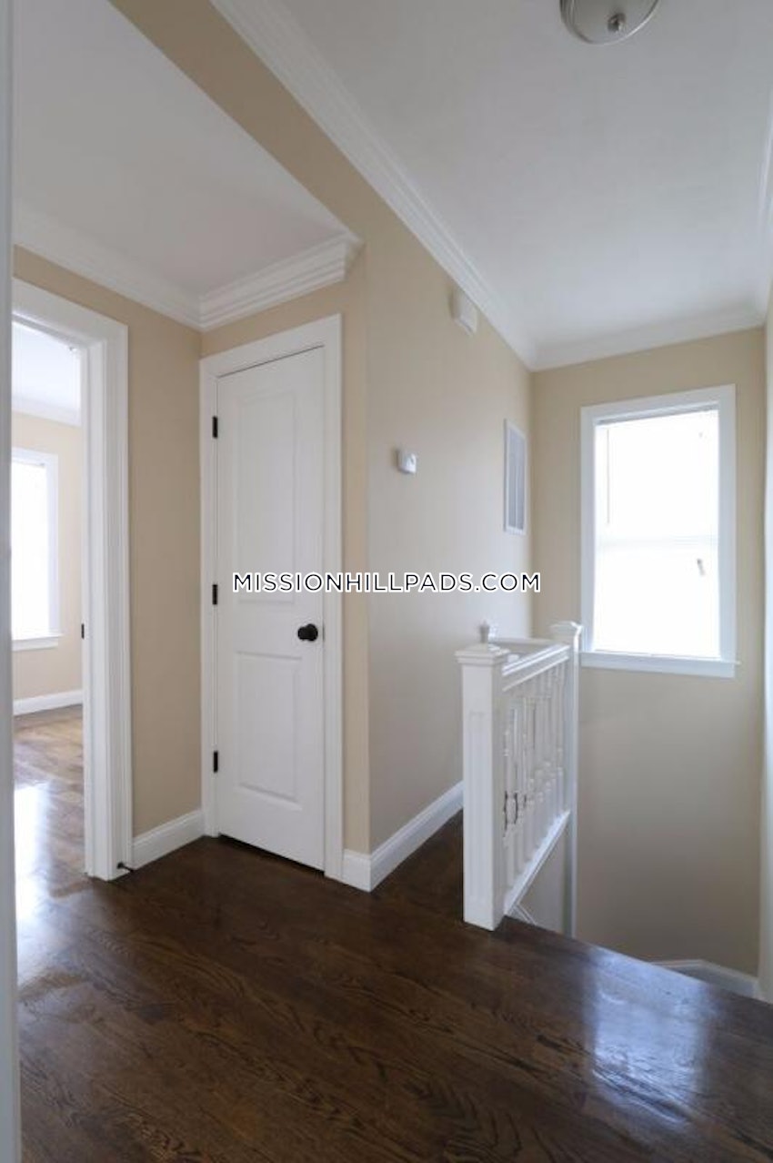 BOSTON - ROXBURY - 5 Beds, 2 Baths - Image 31