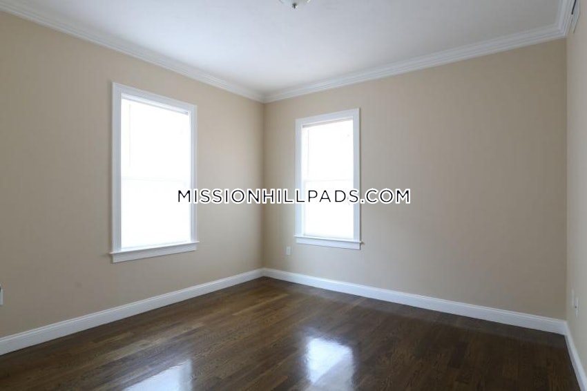 BOSTON - ROXBURY - 4 Beds, 1 Bath - Image 1