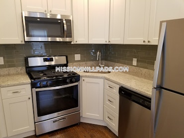 Boston - 4 Beds, 1 Baths