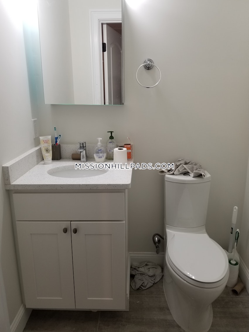 BOSTON - ROXBURY - 5 Beds, 1.5 Baths - Image 73