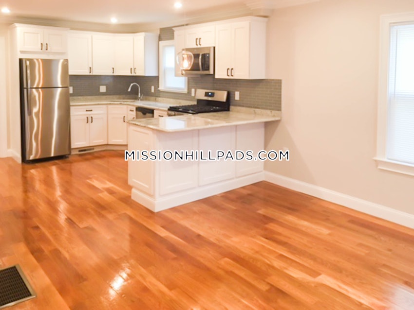 BOSTON - ROXBURY - 3 Beds, 1.5 Baths - Image 4