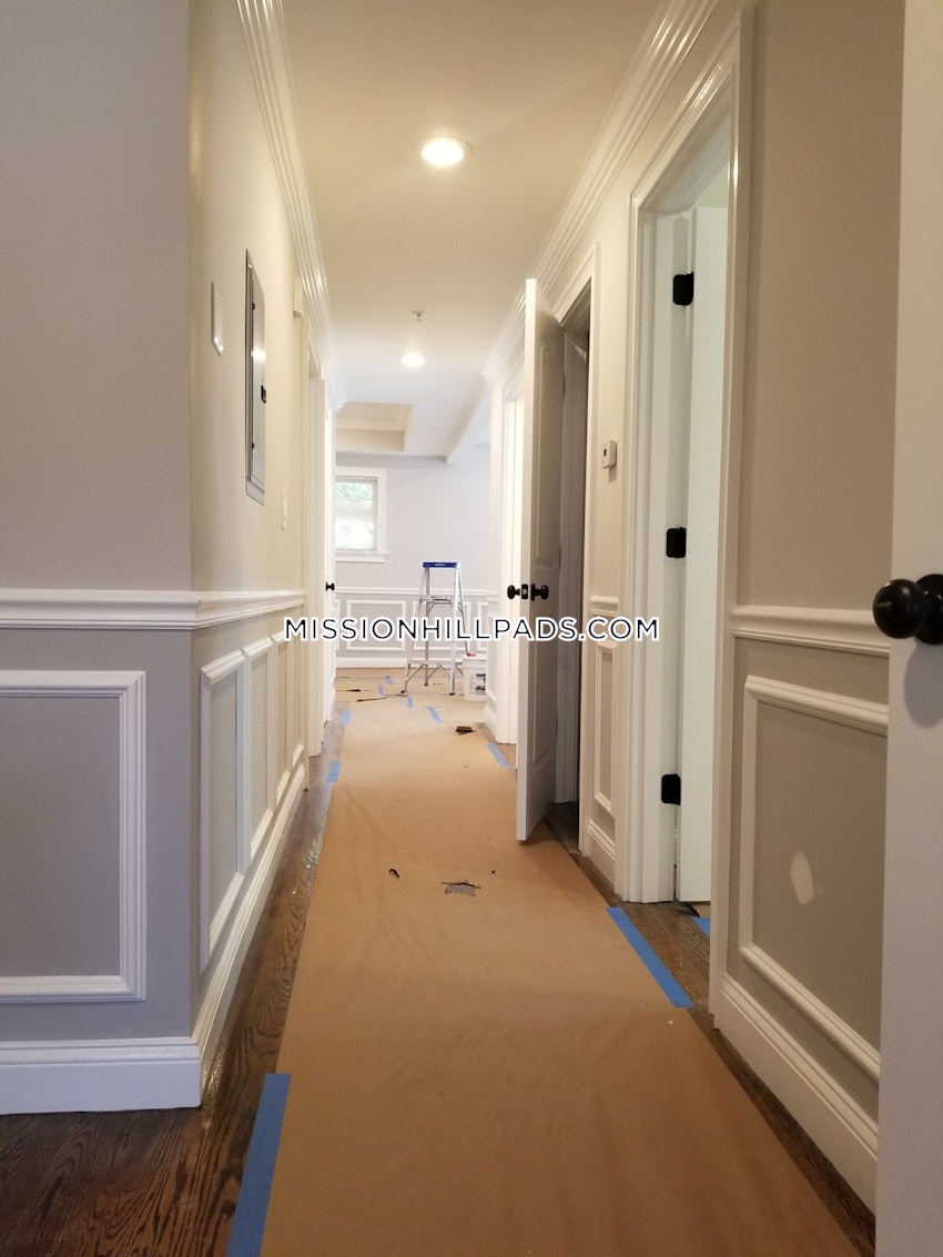 BOSTON - ROXBURY - 4 Beds, 1.5 Baths - Image 9