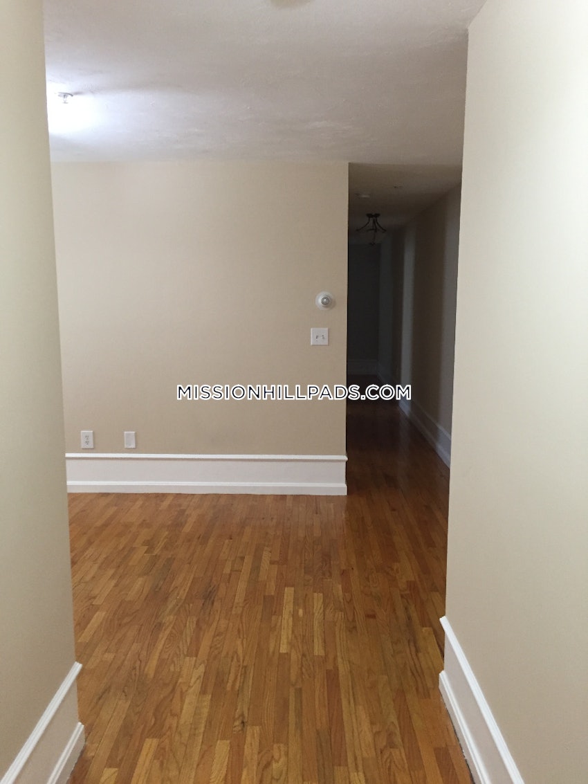 BOSTON - ROXBURY - 3 Beds, 1 Bath - Image 6