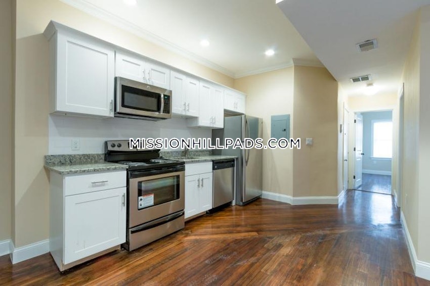 BOSTON - ROXBURY - 3 Beds, 1 Bath - Image 1