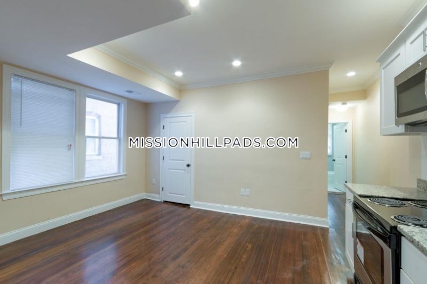 BOSTON - ROXBURY - 3 Beds, 1 Bath - Image 2