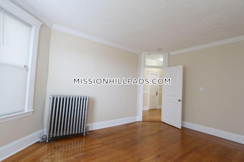 BOSTON - ROXBURY - 5 Beds, 1 Bath - Image 58