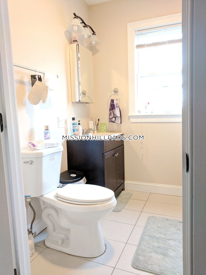 BOSTON - ROXBURY - 3 Beds, 1 Bath - Image 50