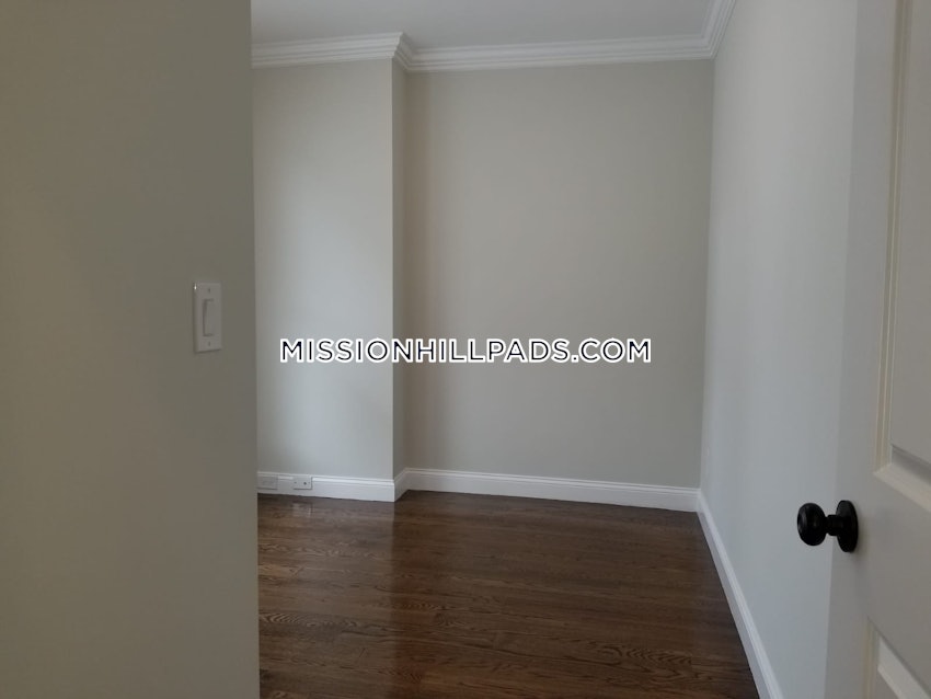 BOSTON - ROXBURY - 3 Beds, 1 Bath - Image 66