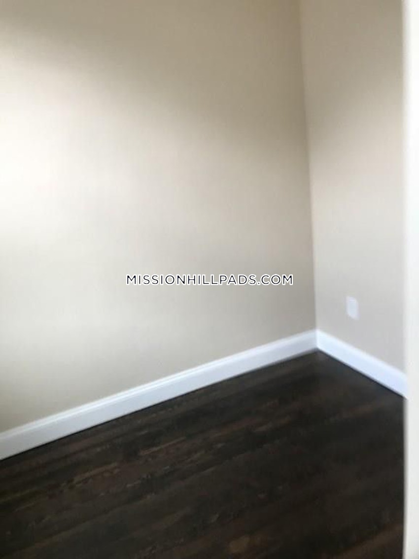 BOSTON - ROXBURY - 3 Beds, 1 Bath - Image 1