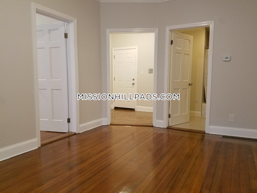 BOSTON - ROXBURY - 3 Beds, 1 Bath - Image 8