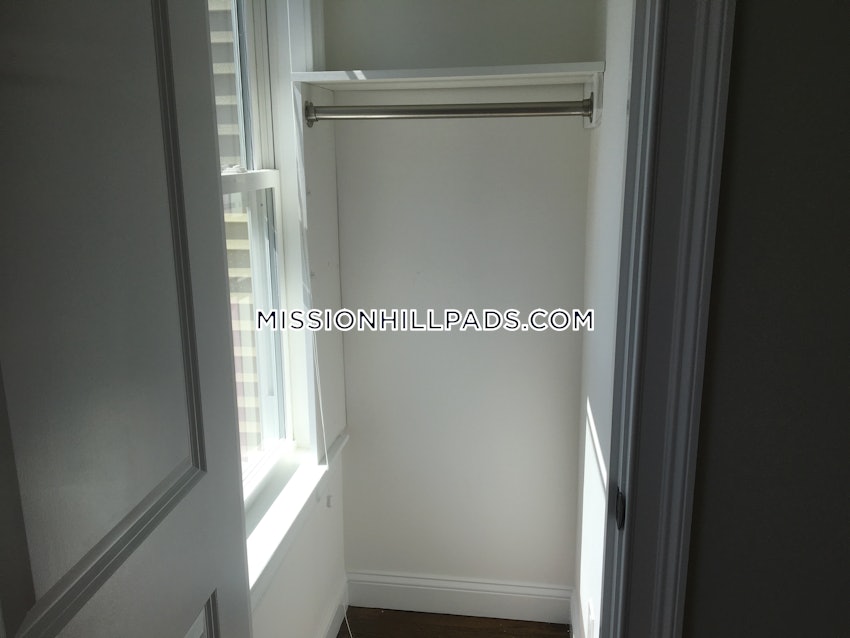 BOSTON - ROXBURY - 3 Beds, 1 Bath - Image 31