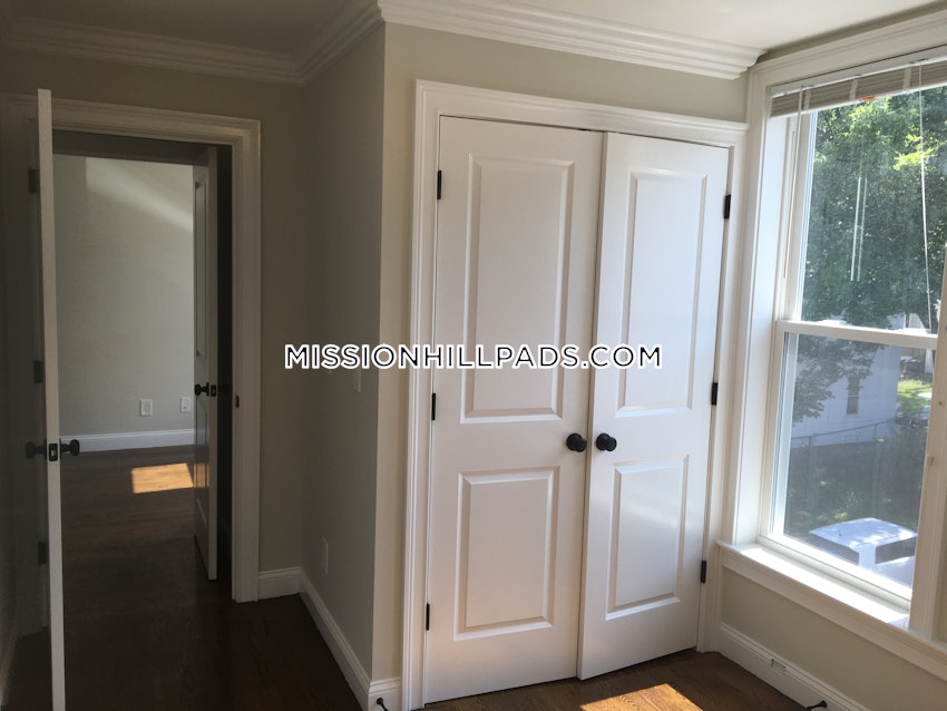 BOSTON - ROXBURY - 3 Beds, 1 Bath - Image 37