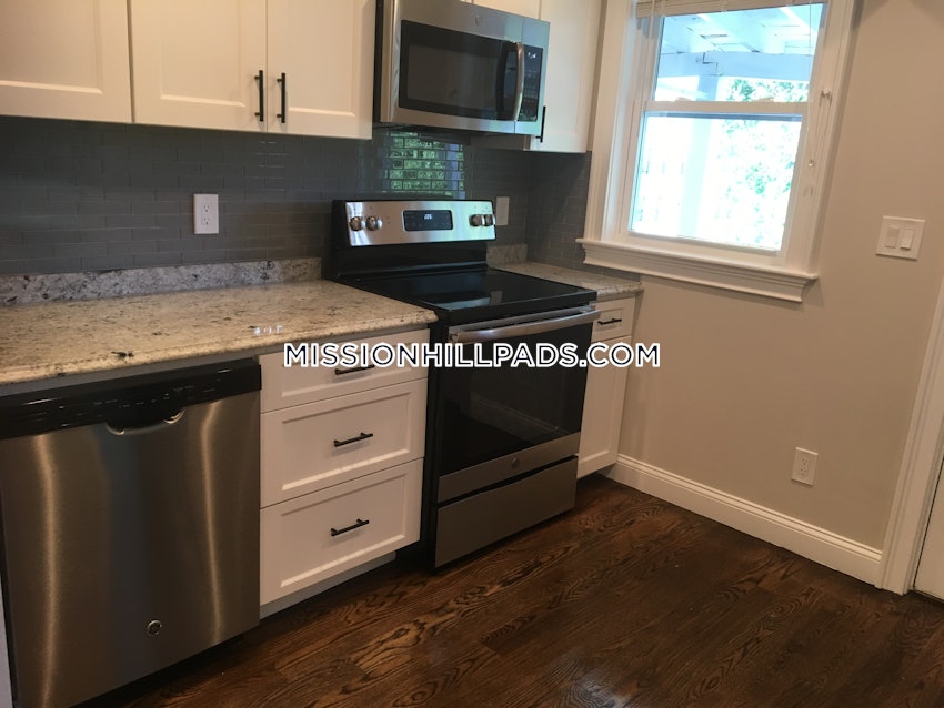 BOSTON - ROXBURY - 3 Beds, 1 Bath - Image 6