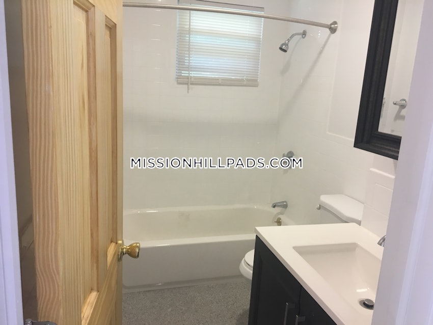 BOSTON - ROXBURY - 3 Beds, 1 Bath - Image 27