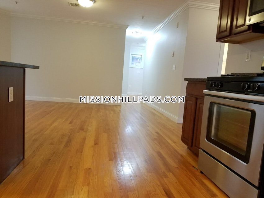 BOSTON - ROXBURY - 4 Beds, 2 Baths - Image 6