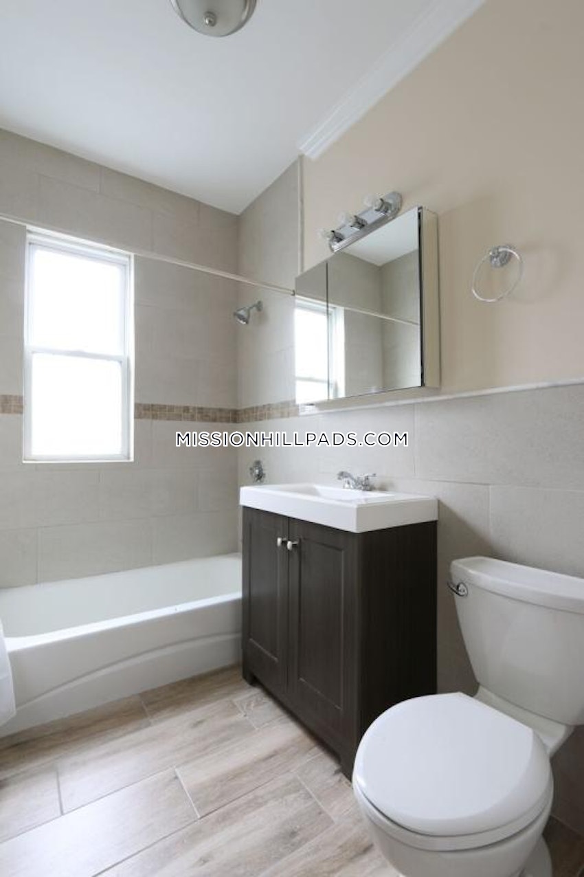 BOSTON - ROXBURY - 5 Beds, 1 Bath - Image 39