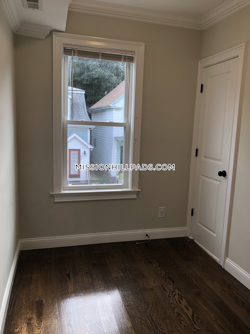 BOSTON - ROXBURY - 3 Beds, 1 Bath - Image 63