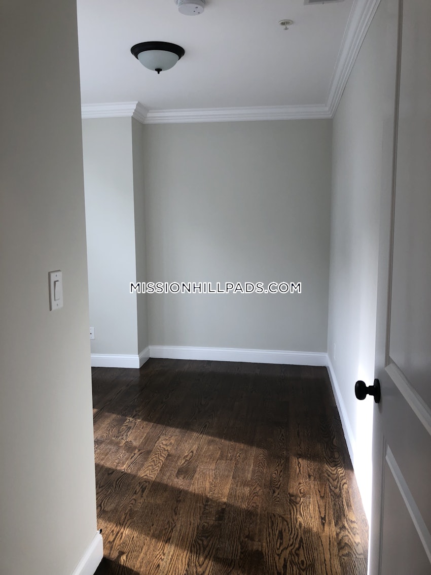 BOSTON - ROXBURY - 3 Beds, 1 Bath - Image 25