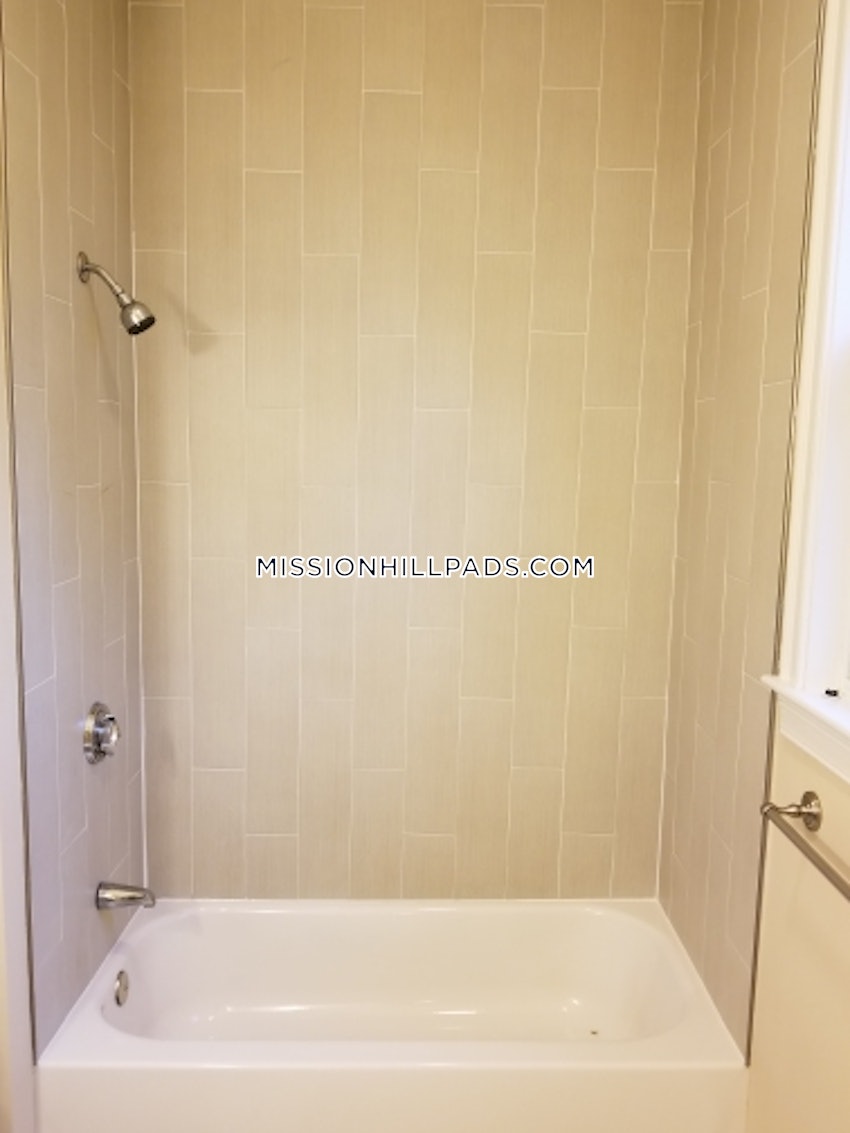 BOSTON - ROXBURY - 3 Beds, 1 Bath - Image 49