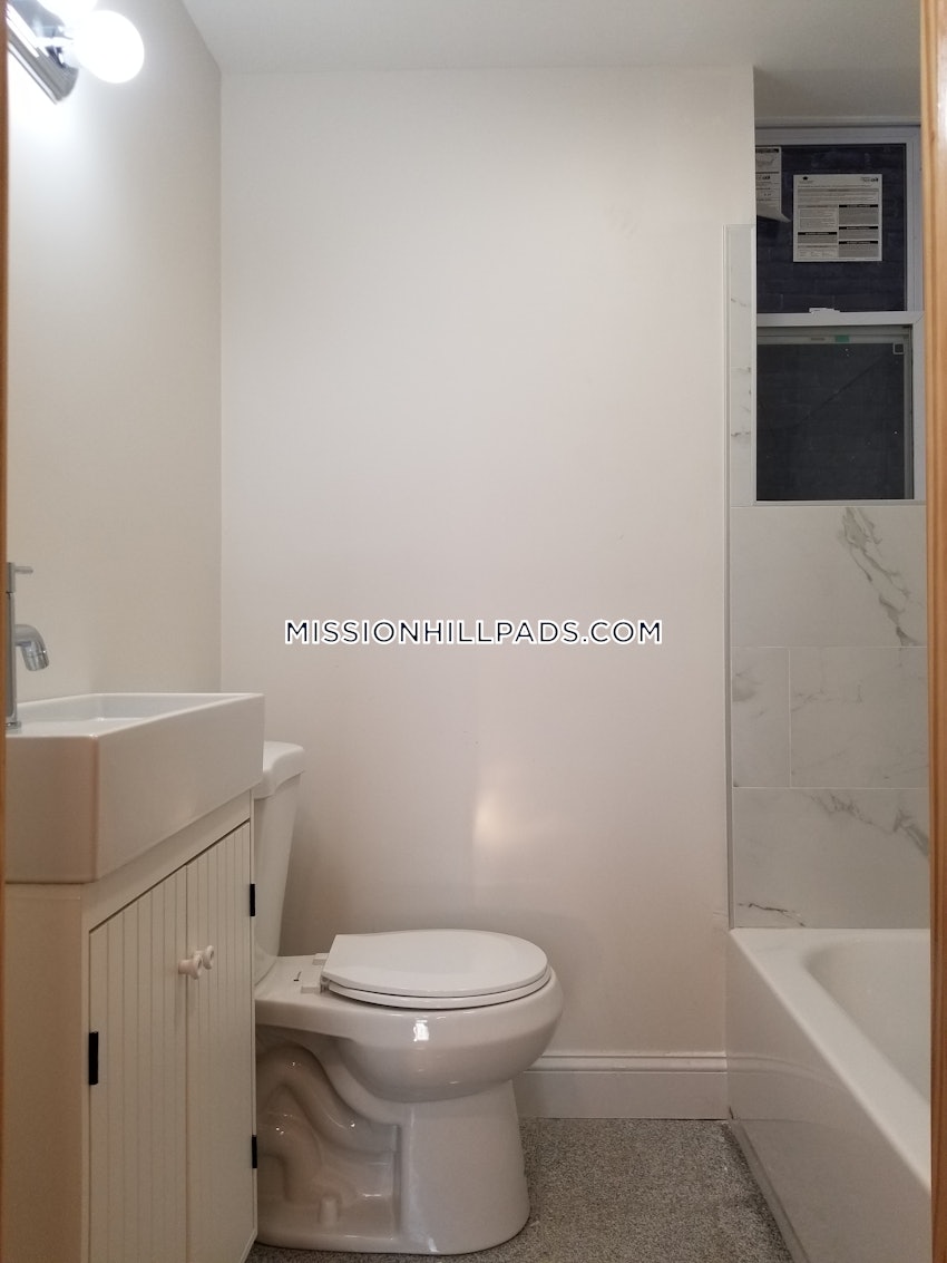 BOSTON - ROXBURY - 4 Beds, 2 Baths - Image 21