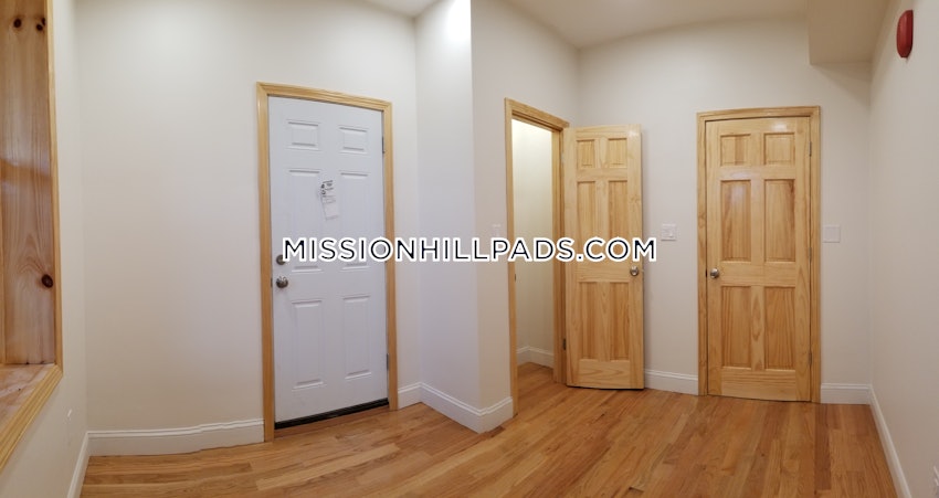 BOSTON - ROXBURY - 4 Beds, 2 Baths - Image 7