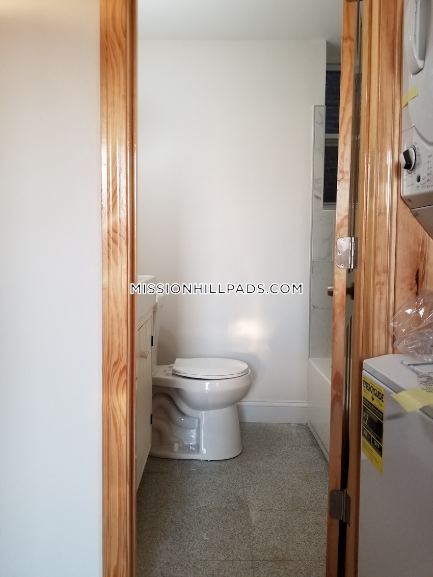 BOSTON - ROXBURY - 4 Beds, 2 Baths - Image 67