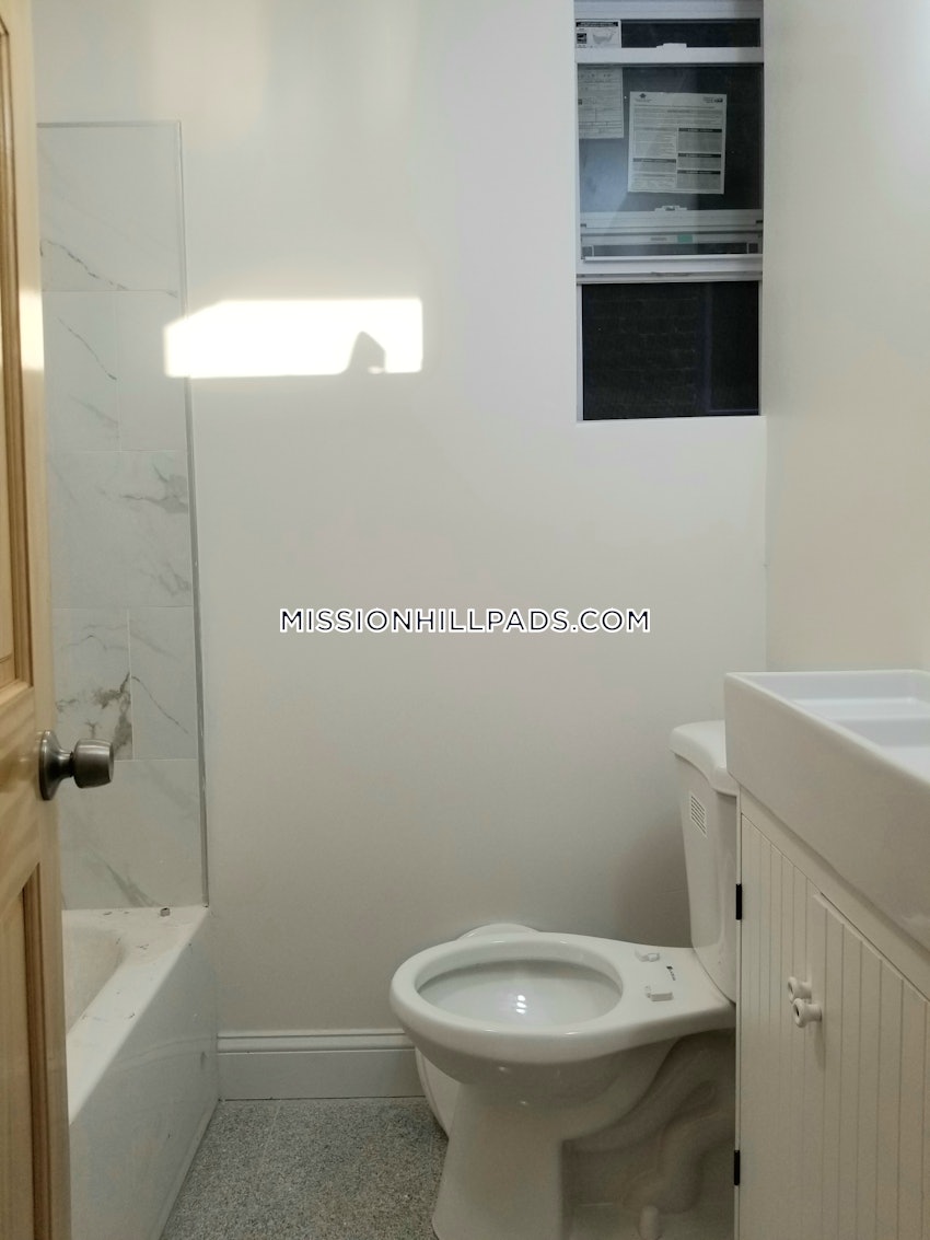 BOSTON - ROXBURY - 4 Beds, 2 Baths - Image 68