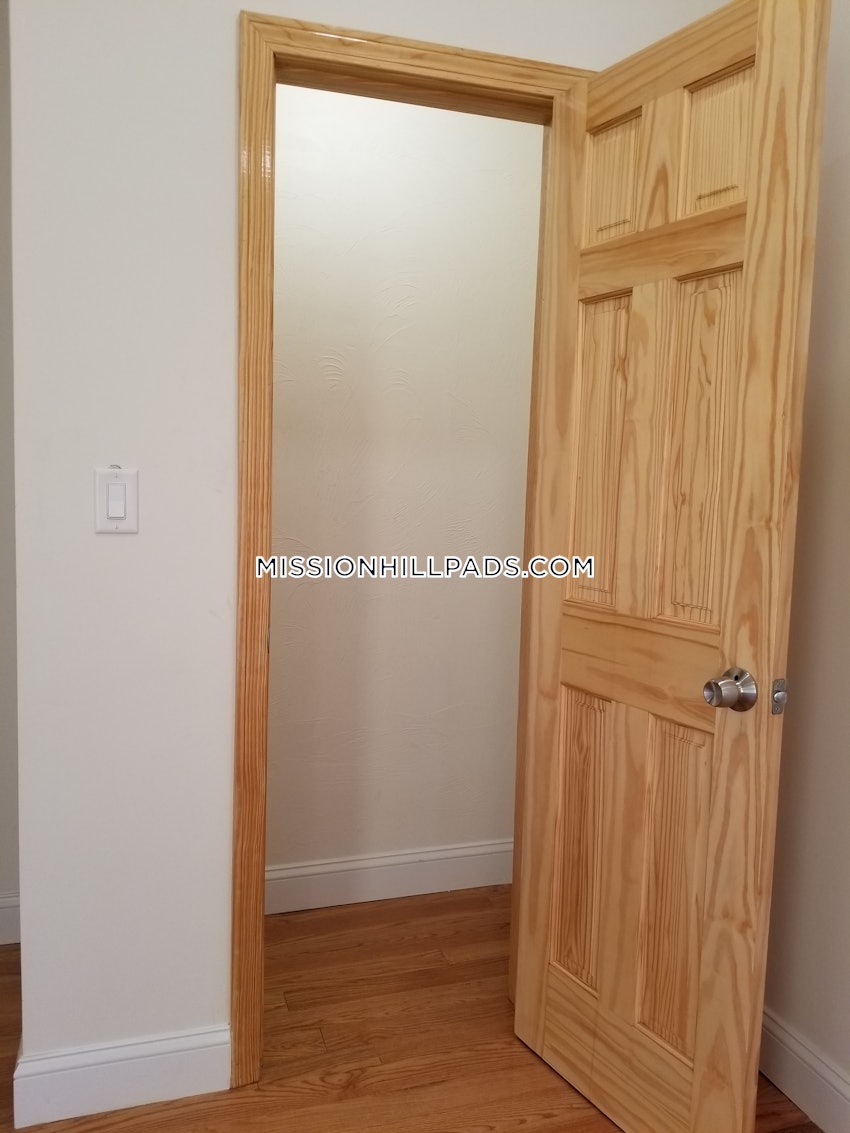 BOSTON - ROXBURY - 4 Beds, 2 Baths - Image 50