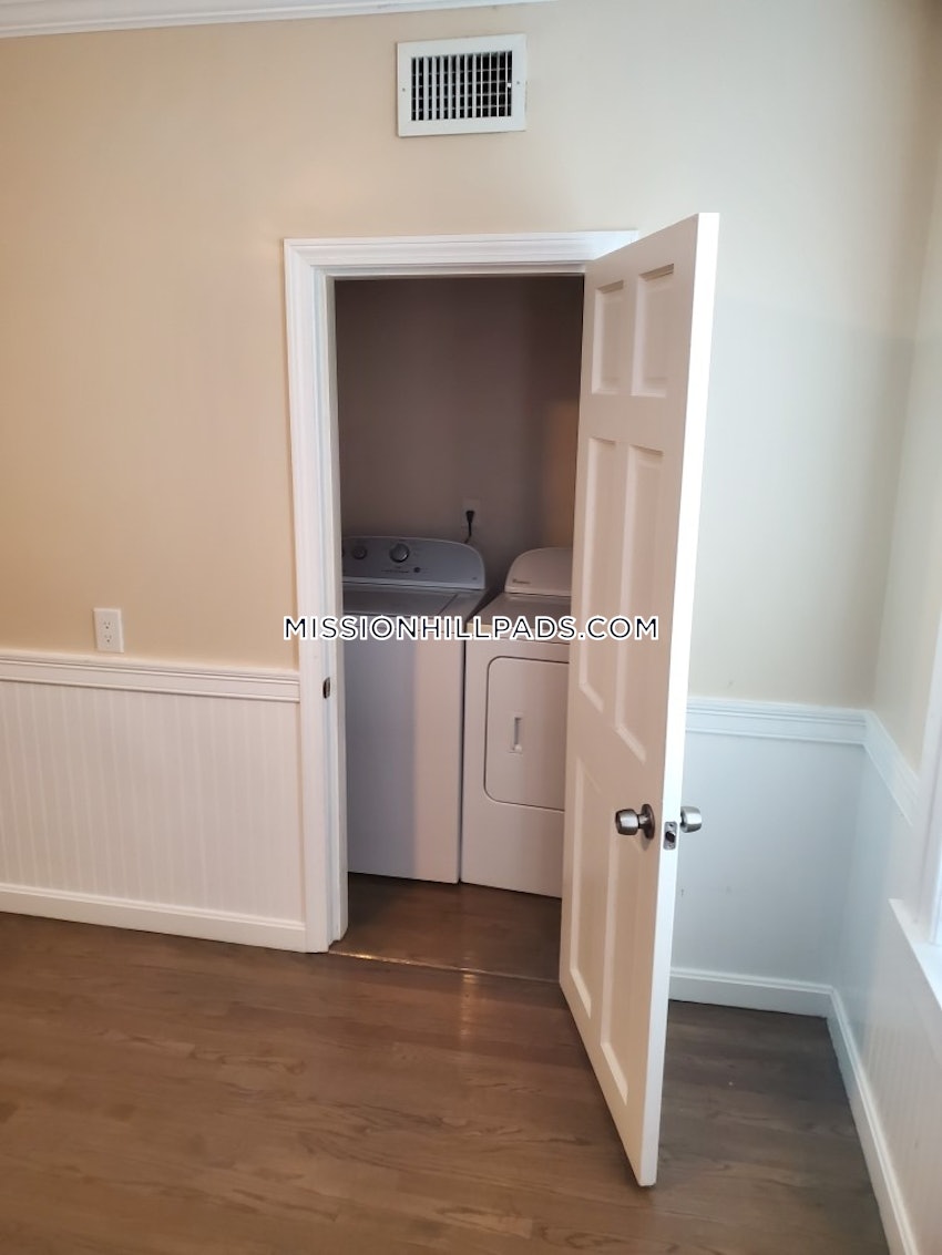 BOSTON - JAMAICA PLAIN - STONY BROOK - 4 Beds, 1 Bath - Image 46