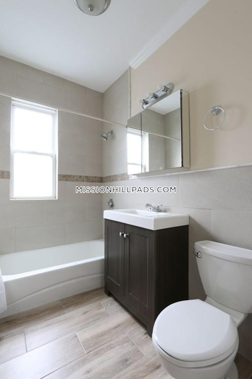 BOSTON - ROXBURY - 5 Beds, 1 Bath - Image 66