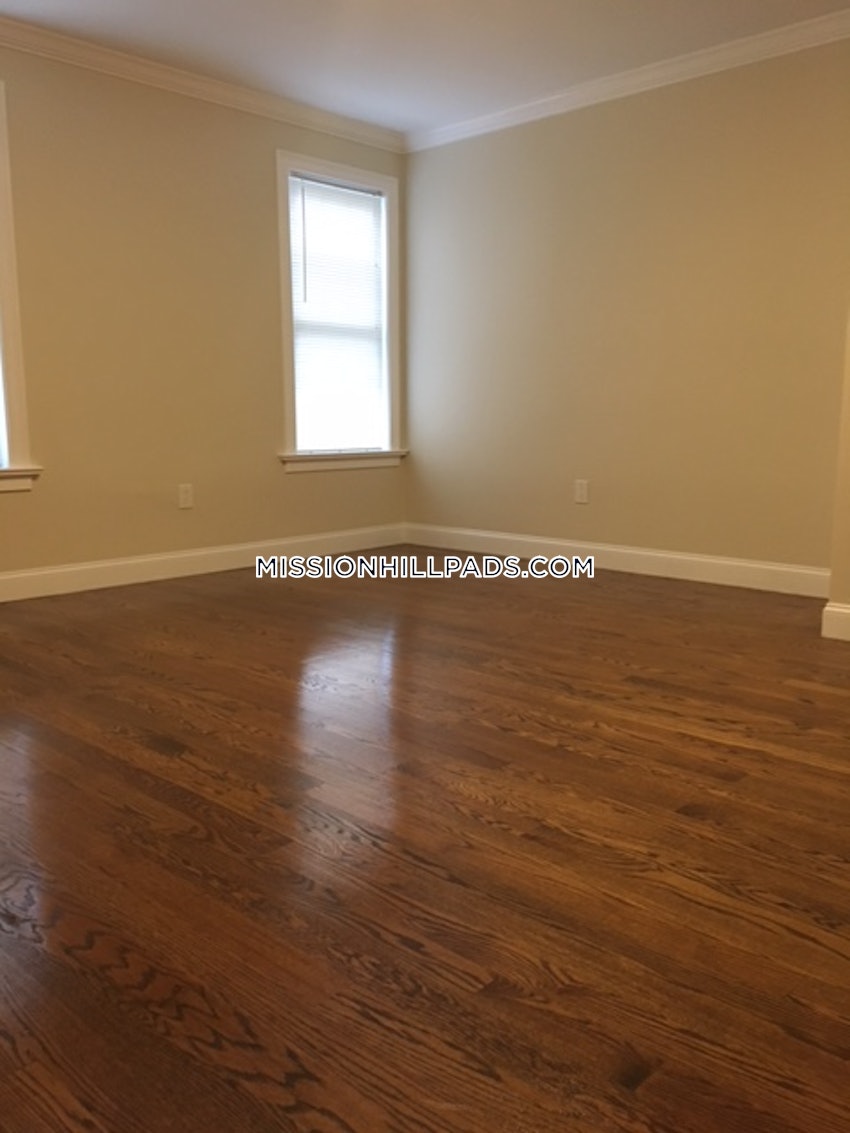 BOSTON - ROXBURY - 3 Beds, 1 Bath - Image 12