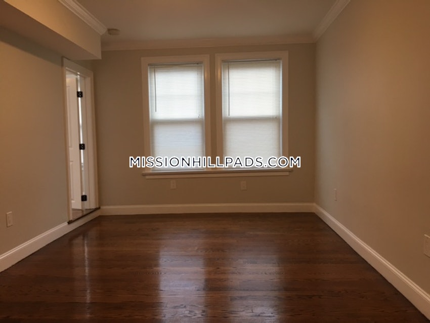 BOSTON - ROXBURY - 3 Beds, 1 Bath - Image 6