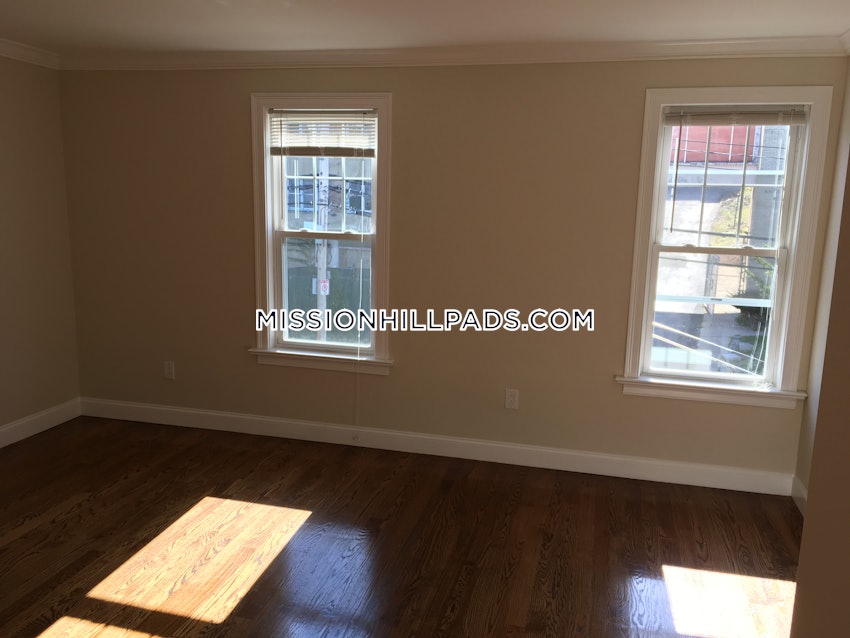 BOSTON - ROXBURY - 3 Beds, 1 Bath - Image 20