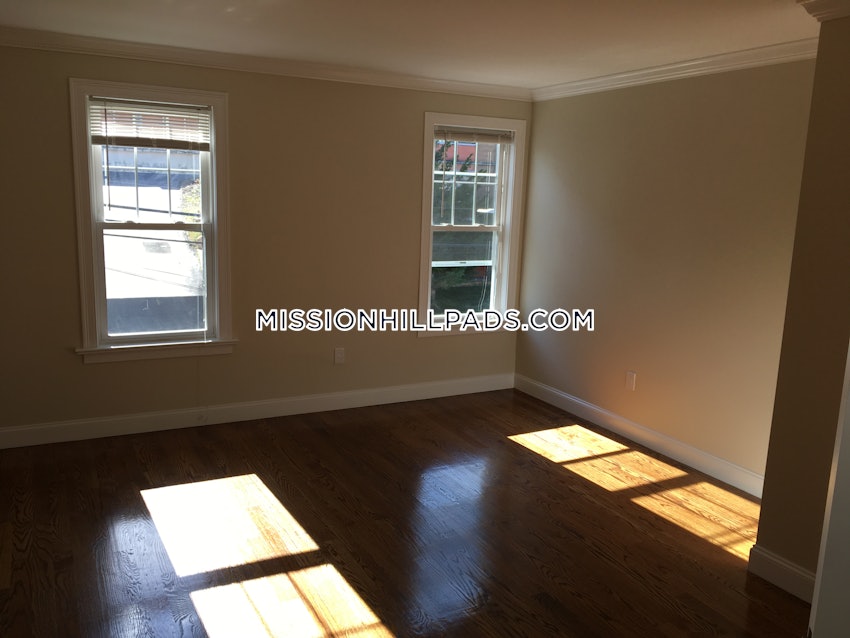 BOSTON - ROXBURY - 3 Beds, 1 Bath - Image 21