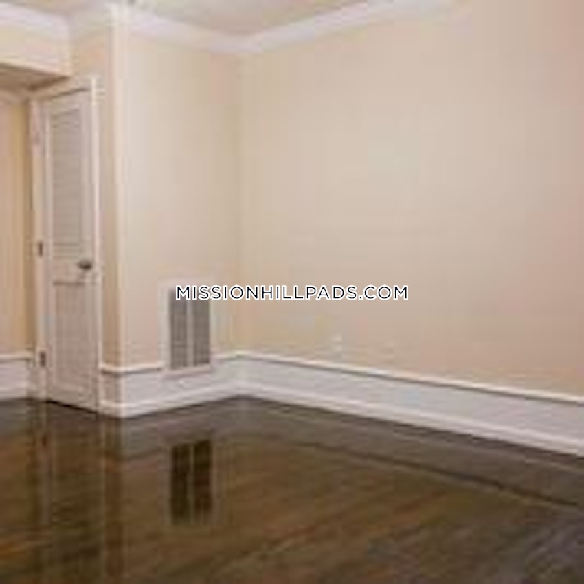 BOSTON - ROXBURY - 3 Beds, 1 Bath - Image 19