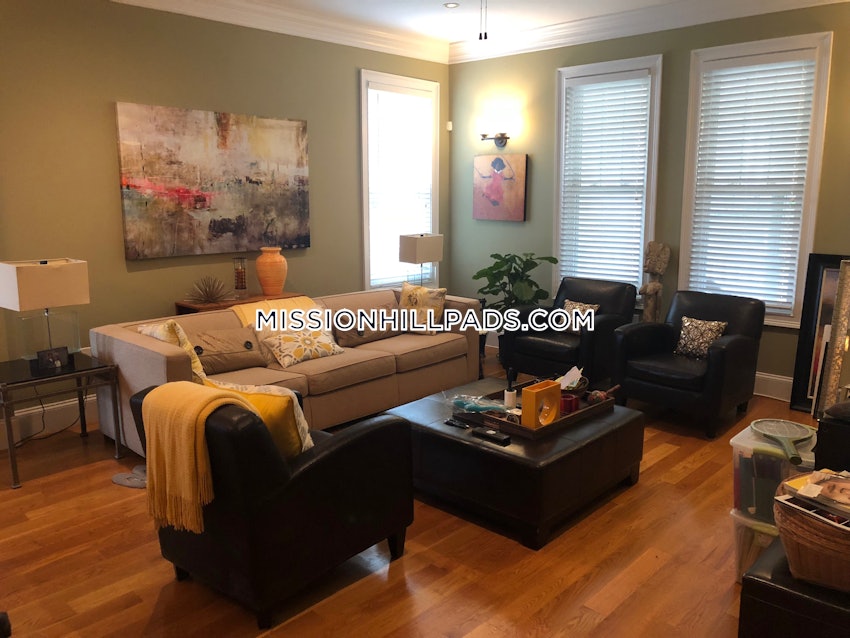 BOSTON - ROXBURY - 4 Beds, 2 Baths - Image 2