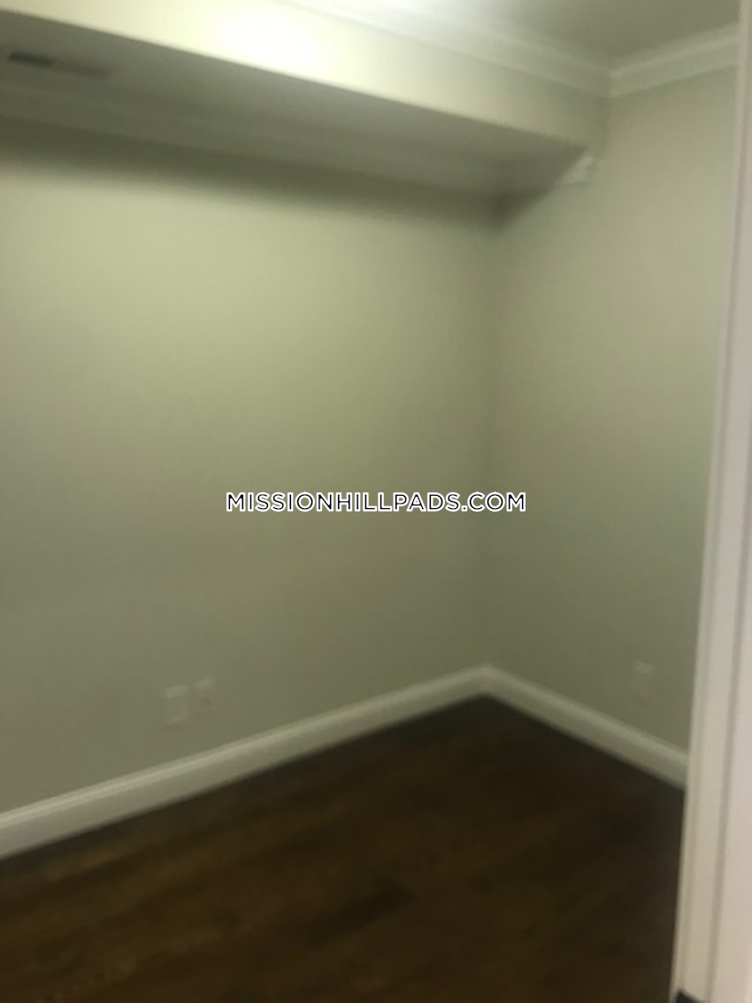 BOSTON - ROXBURY - 3 Beds, 1 Bath - Image 76