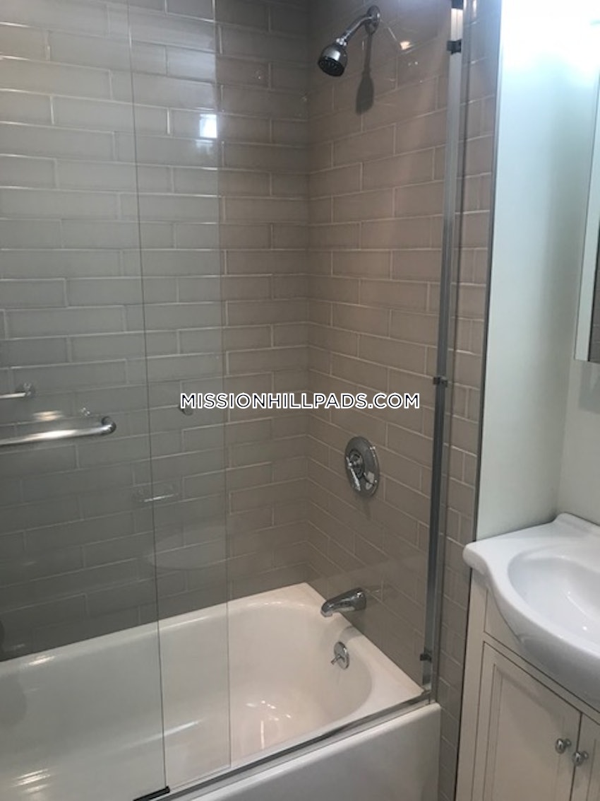 BOSTON - ROXBURY - 3 Beds, 1 Bath - Image 95