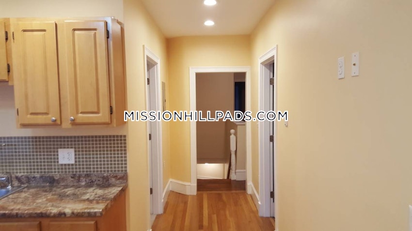 BOSTON - ROXBURY - 3 Beds, 2 Baths - Image 11