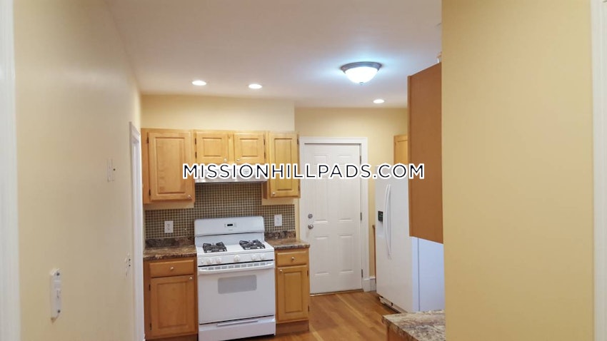 BOSTON - ROXBURY - 3 Beds, 2 Baths - Image 10