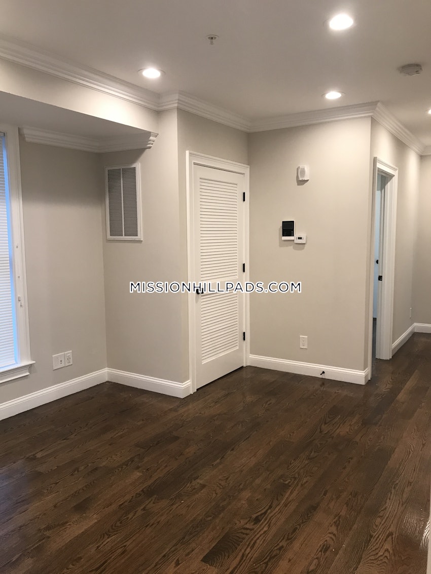 BOSTON - ROXBURY - 3 Beds, 1 Bath - Image 34