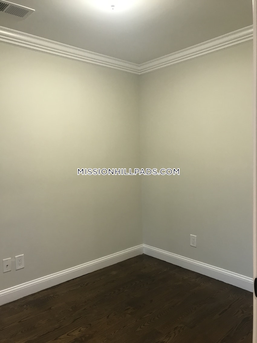 BOSTON - ROXBURY - 3 Beds, 1 Bath - Image 16