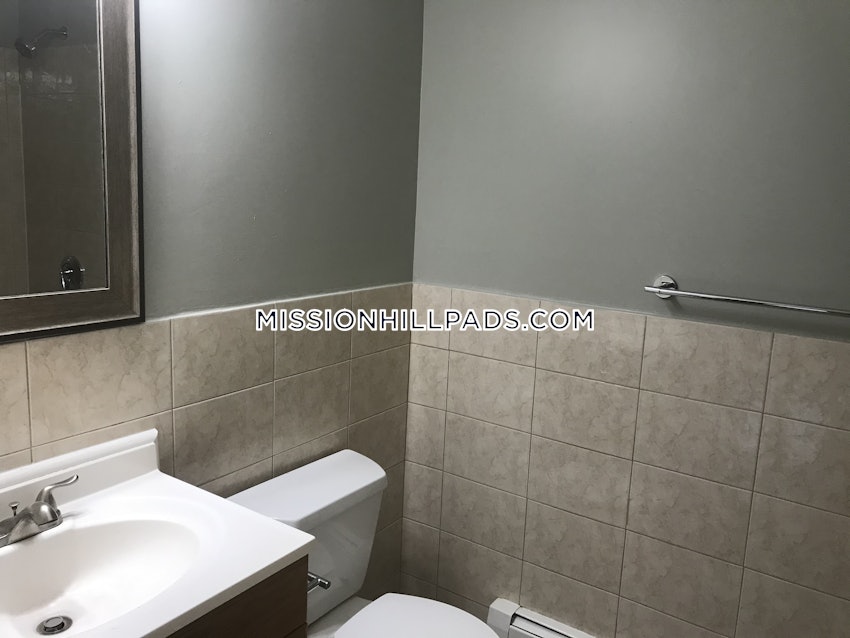 BOSTON - ROXBURY - 3 Beds, 1 Bath - Image 15