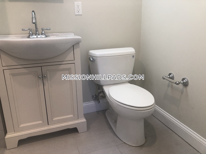 BOSTON - ROXBURY - 3 Beds, 1 Bath - Image 88