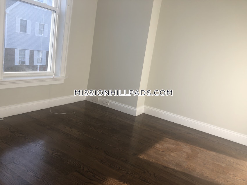 BOSTON - ROXBURY - 3 Beds, 1 Bath - Image 51